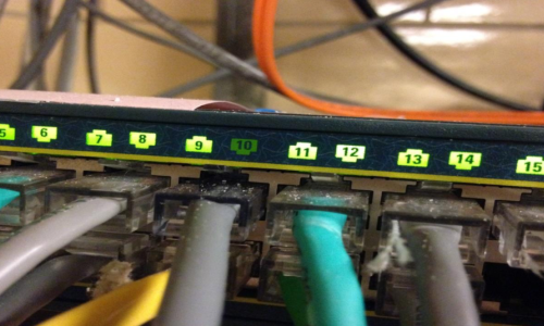 Zvuči poput filma, no nije. Zatvorenici po skrivećki napravili računalo i spojili se na internet