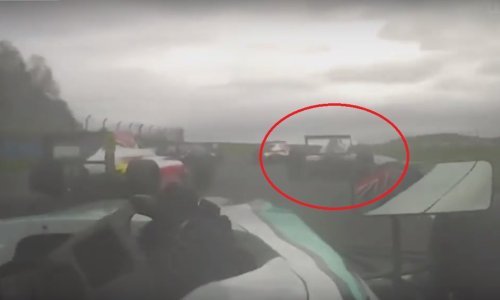 Stravična nesreća na uskršnjoj utrci šokirala Veliku Britaniju!