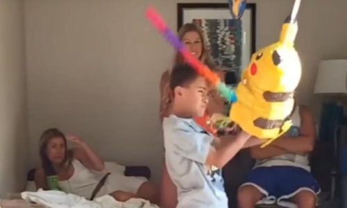 Ono kad piñata uzvrati udarac