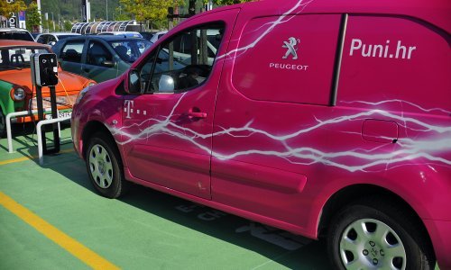 Otvorena stota punionica za e-automobile u Hrvatskoj!