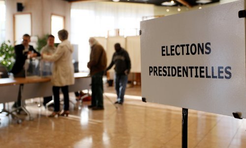 Otvorena birališta u Francuskoj na najneizvjesnjim izborima do sada