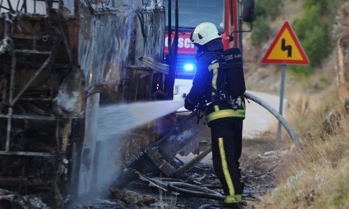Kod Plomina izgorio autobus, putnici nisu ozlijeđeni