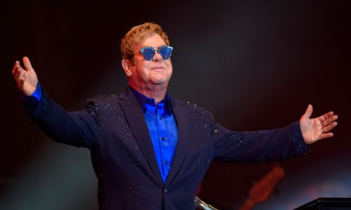 Elton John završio u bolnici