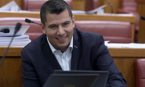 Grmoji Vladino priopćenje smiješno, kaže da više vjeruje Todoriću