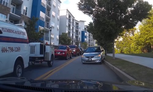 Pogledajte kakvo poniženje čeka bahate vozače koji se prave pametni