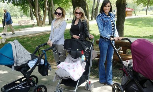 Mirna Maras i Pamela Ramljak: Party u WC-u za mame i bebe