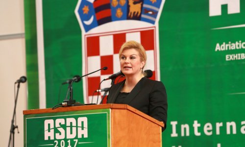 Grabar-Kitarović poziva na odgovornost i konstruktivnost