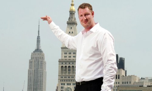 Preminuo je najviši Britanac Neil Fingleton