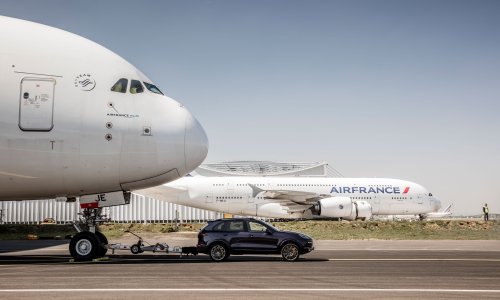 Što se dogodi kad Porsche Cayenne vuče Airbus A380? Padne svjetski rekord