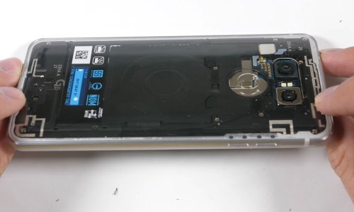 Zar nije ovaj prozirni LG G6 totalno fora?