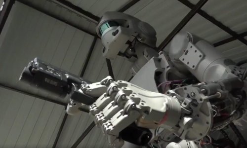 Ruski robot-terminator može pucati, dizati utege i putovati u svemir