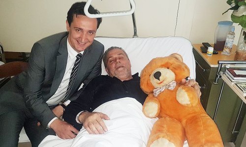 Kakvo veselje: Bandiću došao predsjedničin emisar s velikim medom