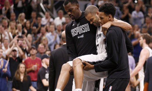 Kakav šok! Legendarni Francuz doživio tešku ozljedu, suigrači u suzama!