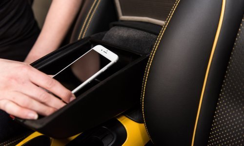 Nissan želi stati na kraj vozačima koji koriste mobitele