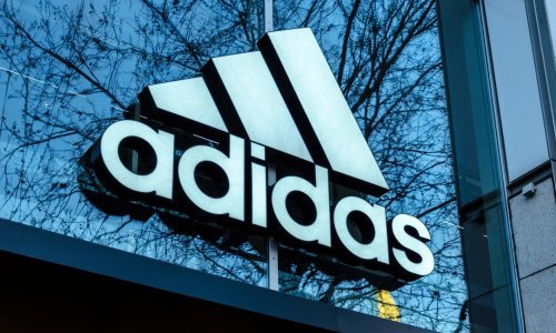 Adidas zatvara fizičke trgovine, okreće se Internetu