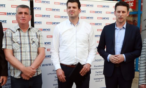 Petrov poziva HDZ-ovce na pobunu protiv Plenkovića