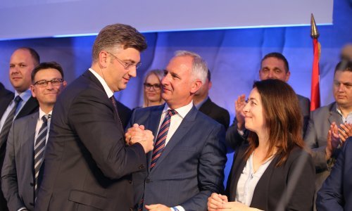 Plenković na proslavu u Split doletio službenim avionom. Vlada: Ništa nije sporno