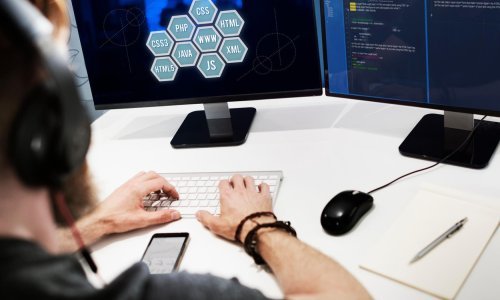 [INFOGRAFIKA] Koliko zarađuju programeri, a koliko ostali u IT sektoru? Pronašli smo podatke