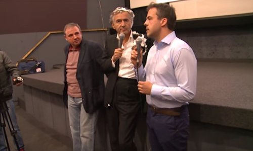 Francuski filozof Bernard-Henri Levy napadnut tortom u Beogradu