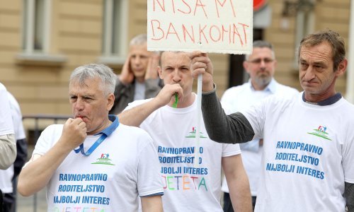 Očevi prosvjedovali protiv šikaniranja