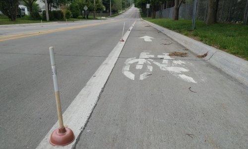 Ovaj biciklist je izgubio strpljenje i uzeo stvar u svoje ruke