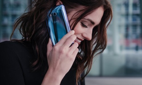 Upoznajte HTC U 11  - prvi pametni telefon kojim upravljate stiskanjem