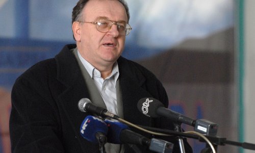 Džakula opalio po Pupovcu zbog stambenog zbrinjavanja Srba