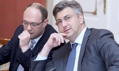 Stier se obraća javnosti: 'Malo glumi uvrijeđenu mladu, ali neće on nikamo'