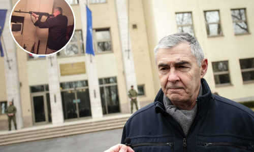 Željko Glasnović naoružan do zuba: U borbenim pozama s puškama i snajperima