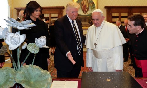 Papa se nada da će Trump preispitati odluku o djeci imigrantima
