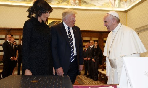 Papa pitao Melaniju čime hrani Donalda