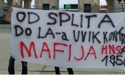 Nepotrebna utakmica učinila svoje: Transparenti kontra HNS-a u SAD-u!