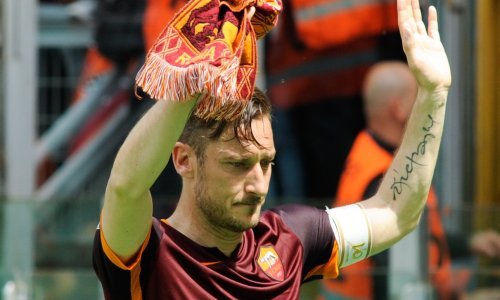 Oprostio se posljednji rimski car; Francesco Totti u suzama završio karijeru