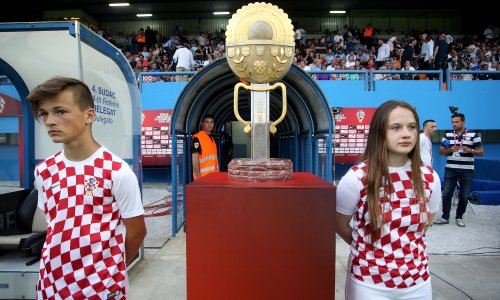 Dinamo domaćin Rijeci, a Lokomotiva Hajduku; igra se samo jedna utakmica