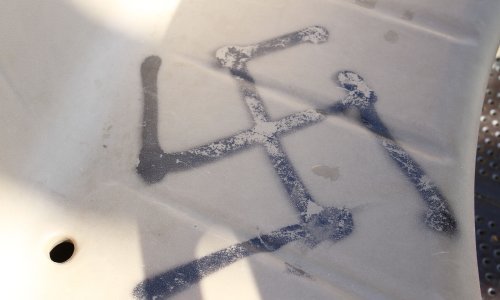 Pod okriljem noći išarao grad s ustaškim simbolima