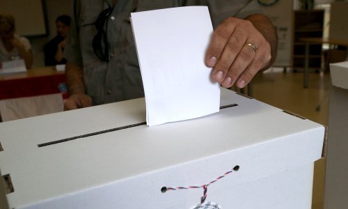 Mizeran odaziv u drugom krugu: Do 17 sati izašla jedva četvrtina birača