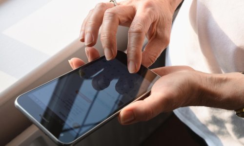 I vi možete biti face te prije svih imati sve novitete na mobitelima