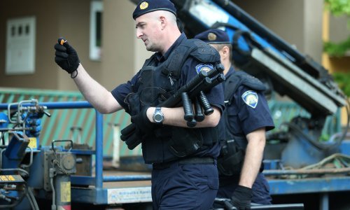 Fotografiranje policajaca na deložaciji je poziv na napad na njih