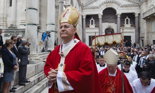 U svečanoj procesiji u Sinju više desetaka tisuća vjernika