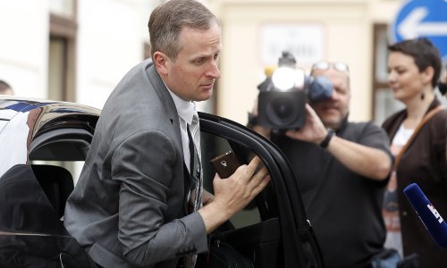 Ministar sam vozio službeni auto pa se slupao