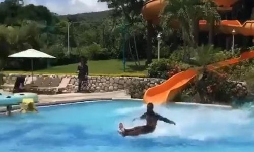 Evo kako pravi frajeri izlaze iz bazena