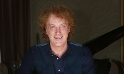 'Bog me osakatio za neke druge stvari, ali i nagradio talentom za brzo pisanje pjesama'