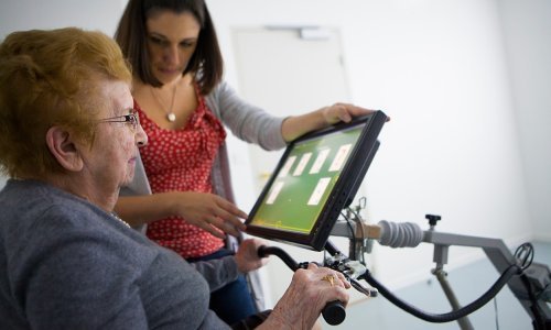 Oboljeli od Alzheimera, potpuno nesamostalni, nisu invalidi!