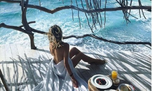 Naša zgodna plavuša na odmoru poput holivudskih zvijezda