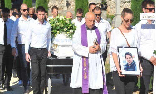 Potresne scene iz Zadra; nije bilo čovjeka da nije pustio suzu