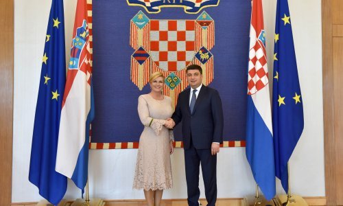 Grabar-Kitarović: Hrvatska daje sanžnu potporu neovisnosti i teritorijalnoj cjelovitosti Ukrajine
