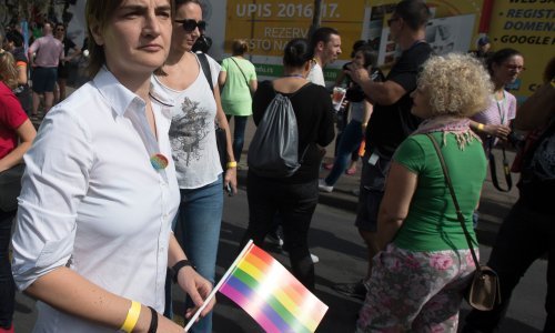 Vučić izborom premijerke izazvao lom u stranci i Srbiji