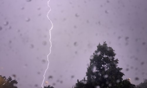 Dva dana zatišja pred novu buru: Vakula najavljuje munje, snijeg, oluje i tramontane