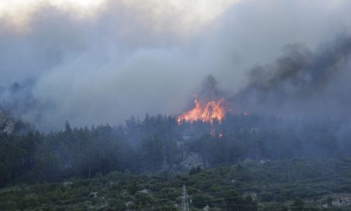 Dramatične snimke spaljene zemlje na Makarskoj rivijeri