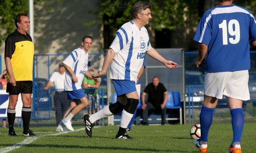 Plenković na rođendanu HDZ-a komentirao Sloveniju i Inu pa igrao nogomet